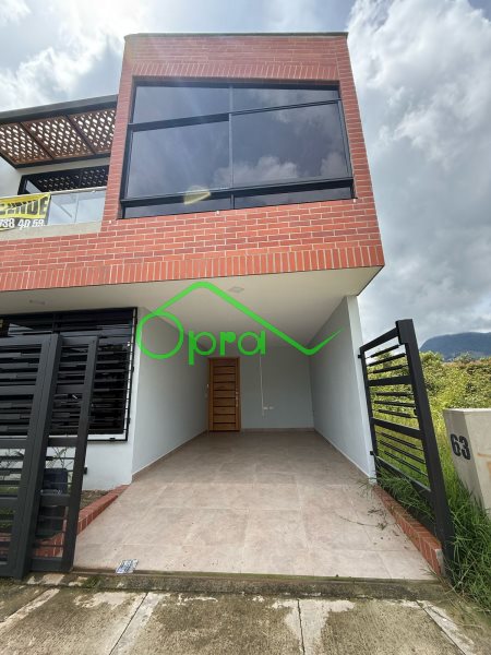 Casa disponible para Venta en La Ceja Agua Del Valles Foto numero 1